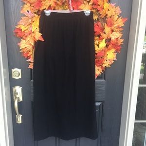 Denim & Company Black Skirt Medium.